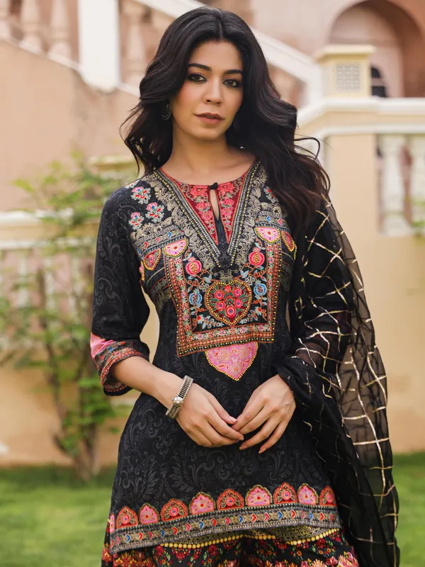 Black_Viscose_Printed_Straight_Kurta_Sharara_Set_With_Dupatta_For_Women