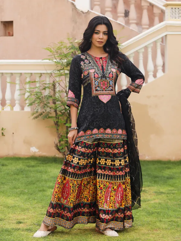 Black_Viscose_Printed_Straight_Kurta_Sharara_Set_With_Dupatta_For_Women