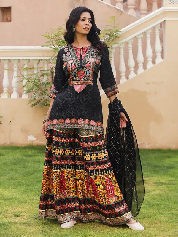 Black_Viscose_Printed_Straight_Kurta_Sharara_Set_With_Dupatta_For_Women