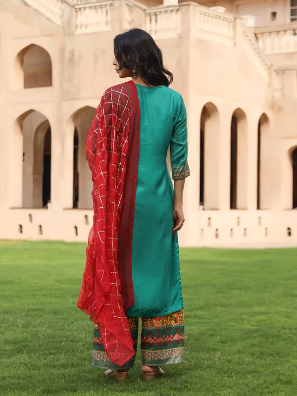 Green_Viscose_Printed_Straight_Kurta_Sharara_Set_For_Women