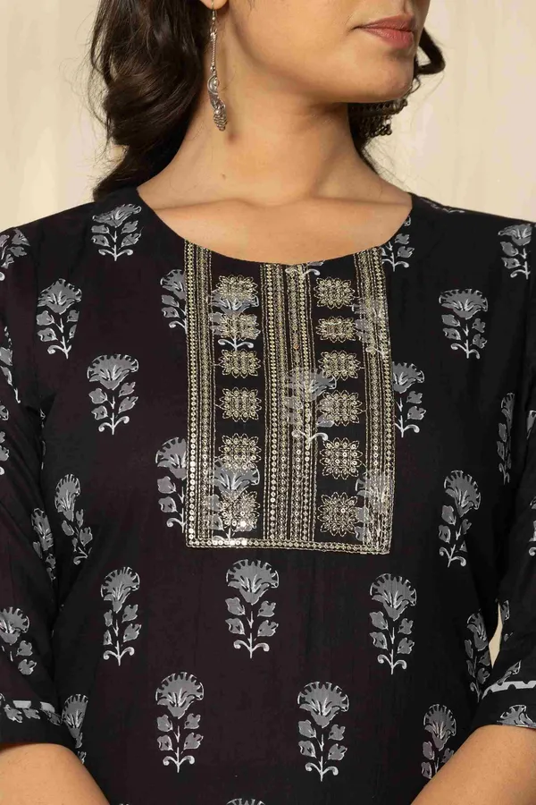 Black_Cotton_Printed_Straight_Suit_Set_For_Women