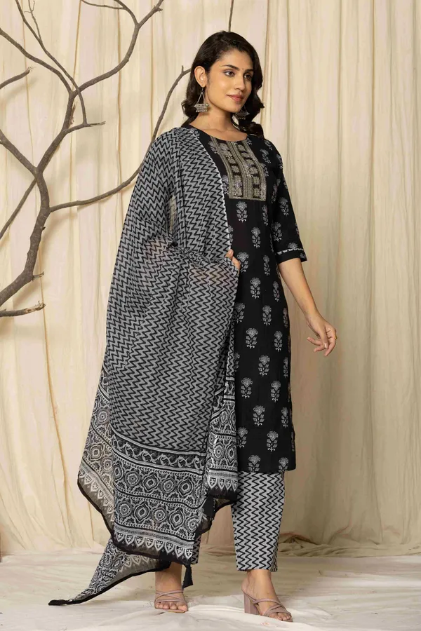 Black_Cotton_Printed_Straight_Suit_Set_For_Women