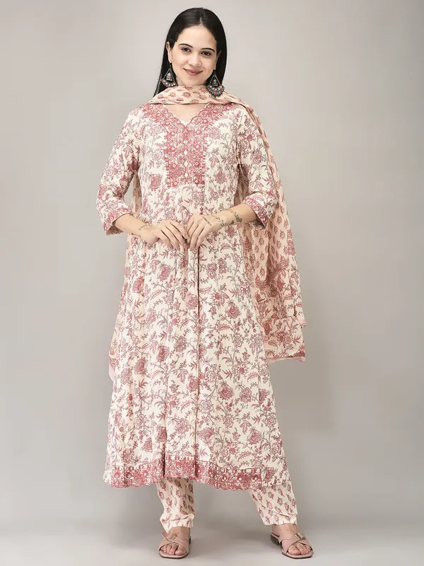 Pink_Rayon_Printed_Flared_Kurta_Suit_Set_For_Women