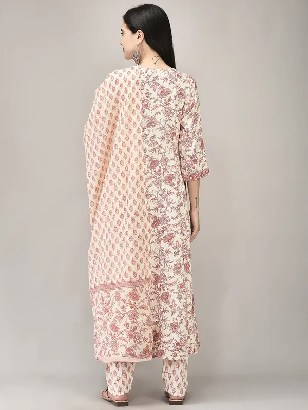 Pink_Rayon_Printed_Flared_Kurta_Suit_Set_For_Women