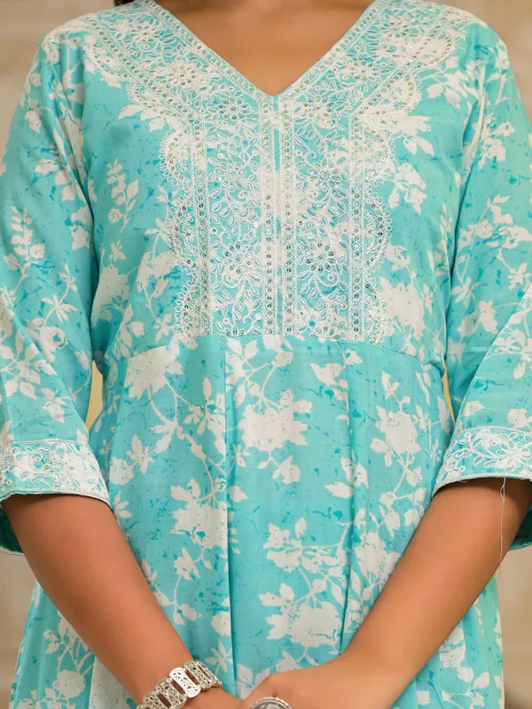 Turquoise_Rayon_Flared_Printed_Suit_Set_For_Women