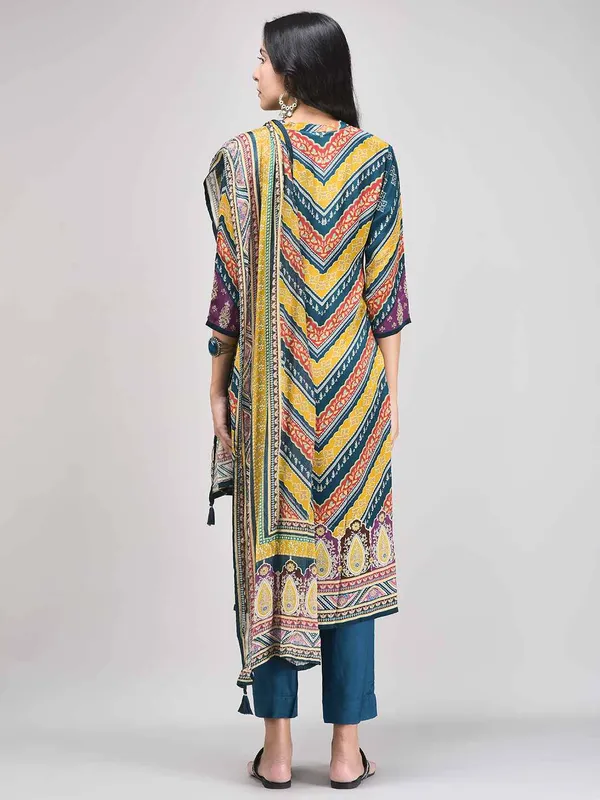 Green_Crepe_Flared_Printed_Suit_Set_For_Women