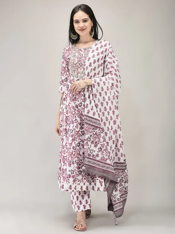 Pink_Cotton_Floral_Printed_Flared_Suit_Set_For_Women
