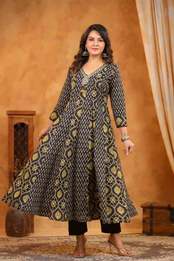 Black_Cotton_Flared_Printed_Suit_Set_For_Women