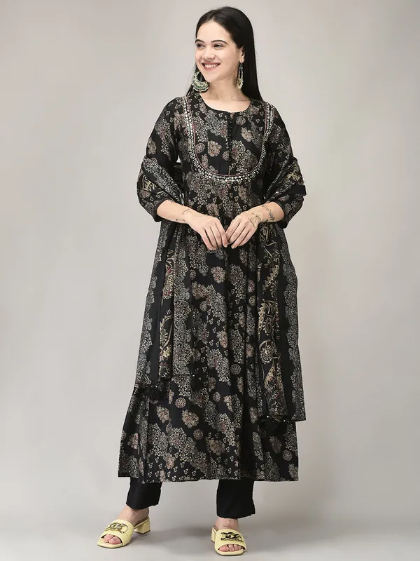 Dark_Blue_Muslin_Floral_Sequin_Embroidered_Straight_Kurta_Suit_Set_For_Women