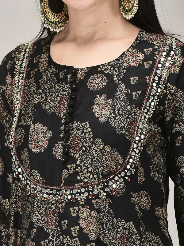 Dark_Blue_Muslin_Floral_Sequin_Embroidered_Straight_Kurta_Suit_Set_For_Women
