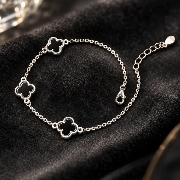 Sterling_Silver_Clover_Charm_Chain_Bracelet_For_Women