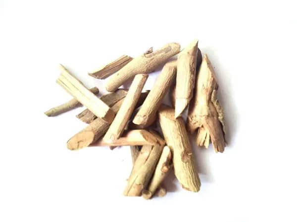 Vinarghya_–_Danti_Mool/_Dantimul/_Dante_Mul/_Danthi/_Jangli_Jamalgota/_Dantika/_Kaadu_Haralu/_Naga-Danti/_Kumpam/_Erradundiga_–_100G