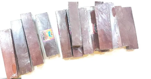 Vinarghya_–_Laminated_Rakta_Chandan/_Red_Sandal_Wood/_Lal_Chandan_/_रक्त_चन्दन_-_100G