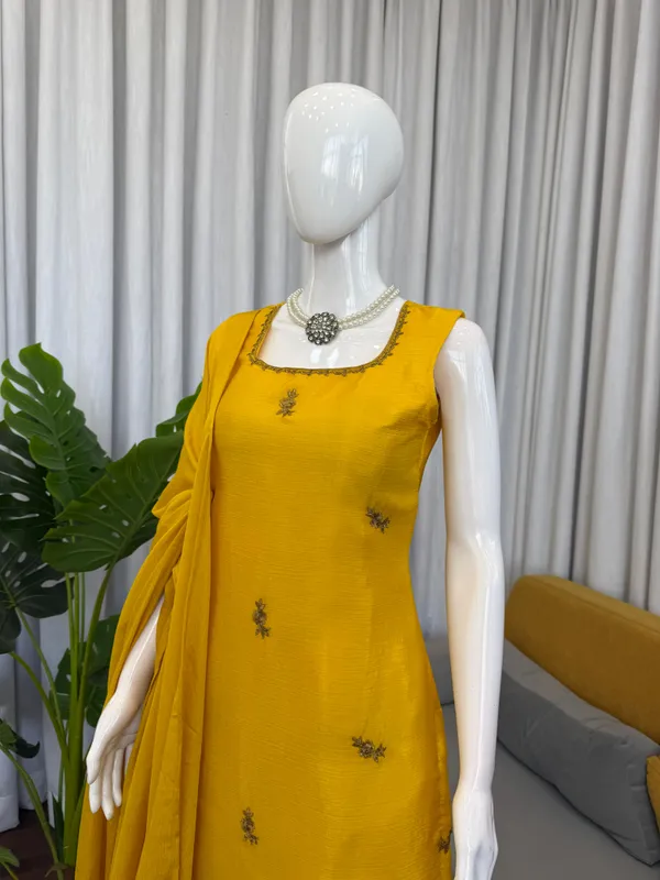 Designer_Sharara_Elegant_Ethnic_Wear_Mehndi_Specail