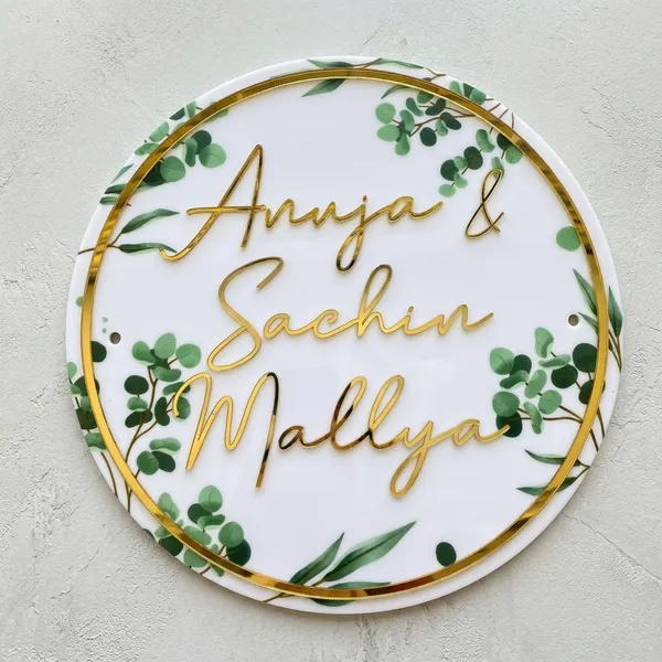 Personalised_Acrylic_Floral_Round_Nameplate
