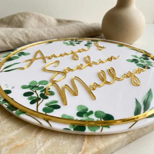 Personalised_Acrylic_Floral_Round_Nameplate