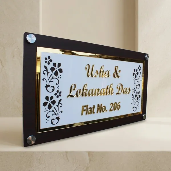 Wood_Personalized_Embossed_Golden_Letters_Name_Plate