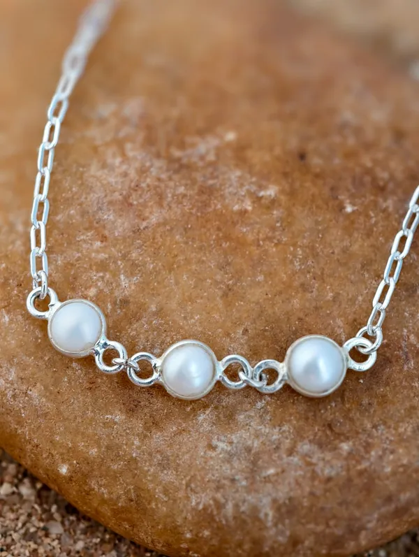 Amara_Tri_Stone_Freshwater_Pearl_Bracelet
