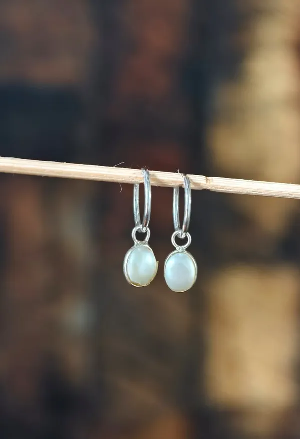 Freshwater_Oval_Pearl_Charm_Hoops