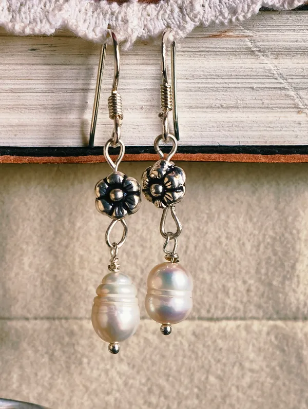 Freshwater_Pearl_Floral_Dangle_Earrings