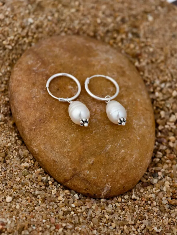 Freshwater_Pearl_Hoop_Earrings