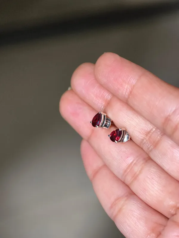 Garnet_Teardrop_Stud_Earrings
