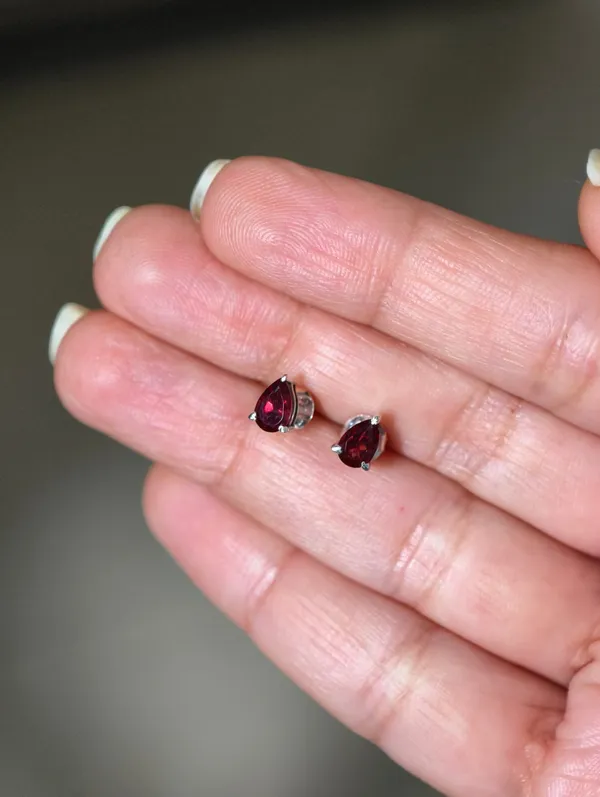 Garnet_Teardrop_Stud_Earrings