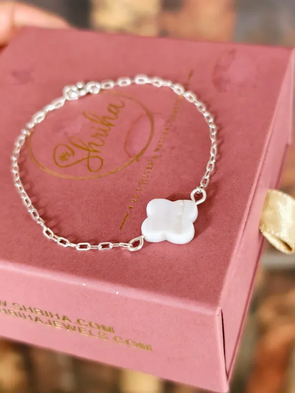 Mother_of_Pearl_Clover_Flower_Bracelet
