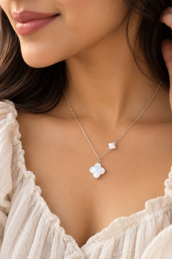Mother_of_Pearl_Clover_Necklace