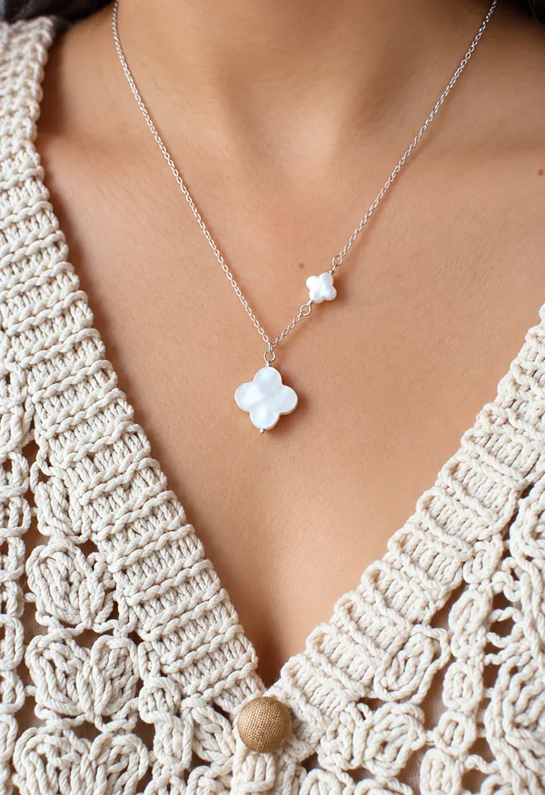 Mother_of_Pearl_Clover_Necklace