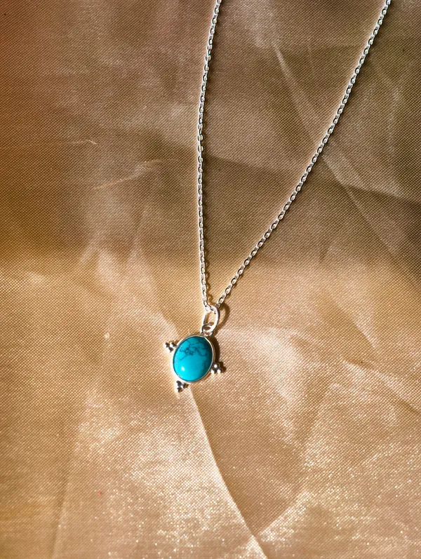 Turquoise_Oval_Silver_Pendant_(Without_Chain)