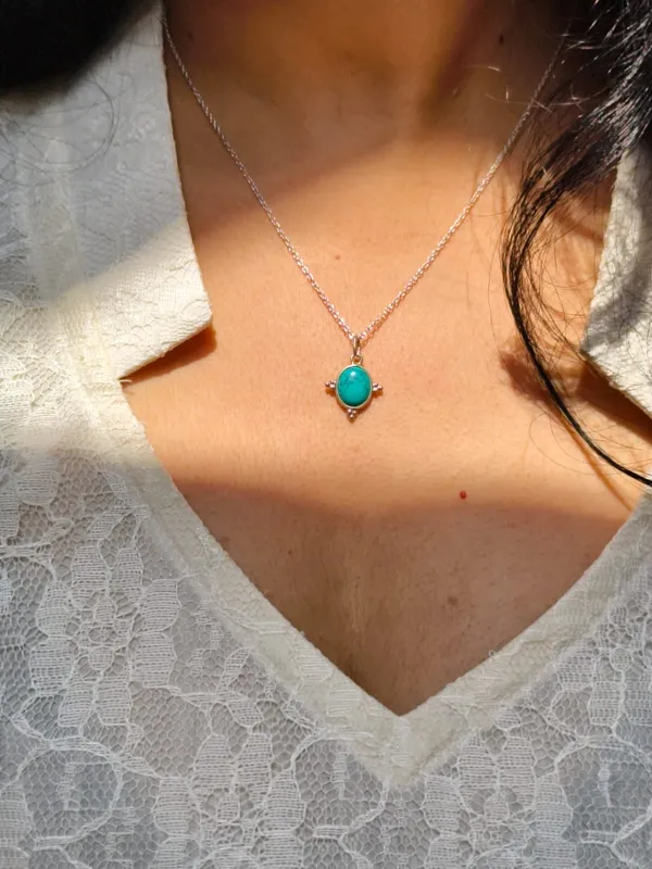 Turquoise_Oval_Silver_Pendant_(Without_Chain)