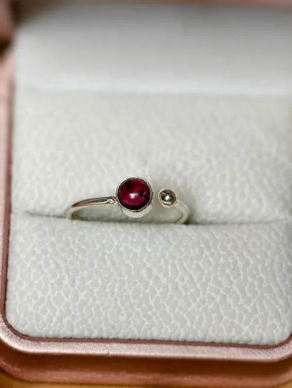 Garnet_Orbit_Adjustable_Ring