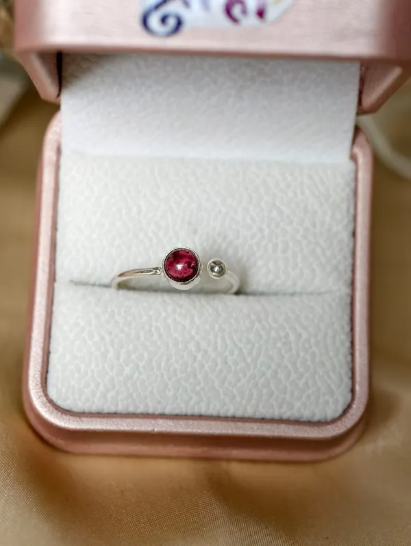 Garnet_Orbit_Adjustable_Ring