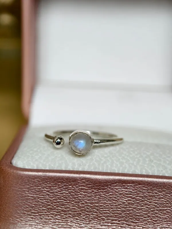 Moonlit_Orbit_Adjustable_Ring