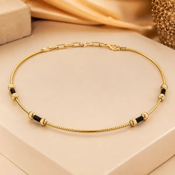 Kanti_With_Black_Beads