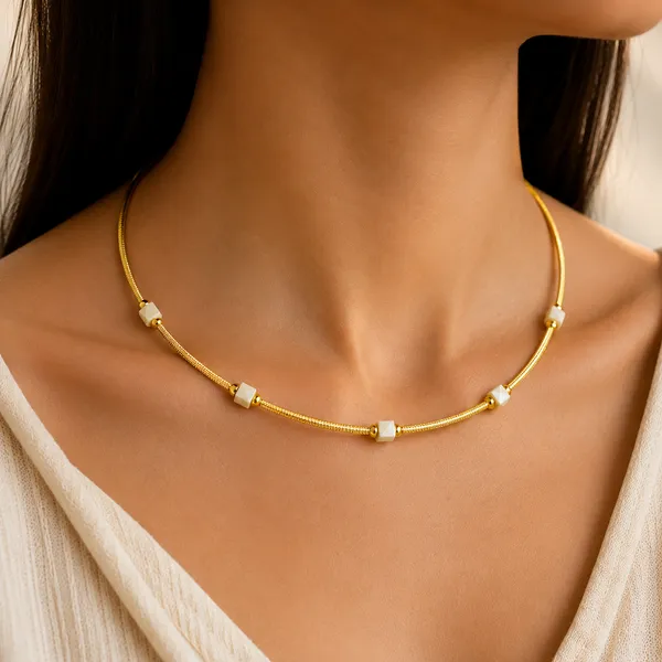 Kanti_With_White_Beads