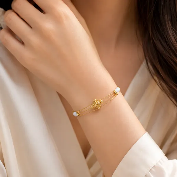 Kada_Style_Nakshi_Ball_With_White_Beads_Bracelet
