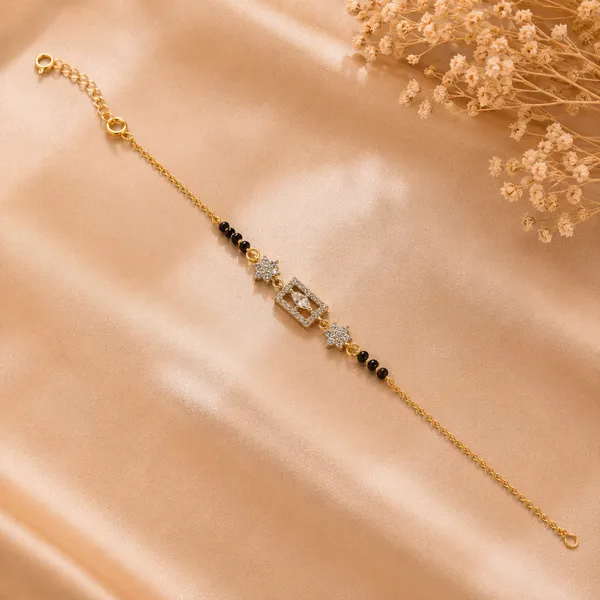 Mangalsutra_Bracelet_With_Flowers_In_Sides