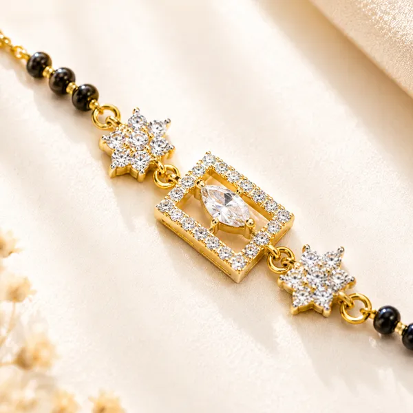 Mangalsutra_Bracelet_With_Flowers_In_Sides