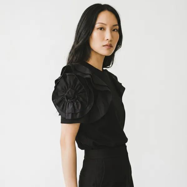 Black_Floral_Sleeves_Top