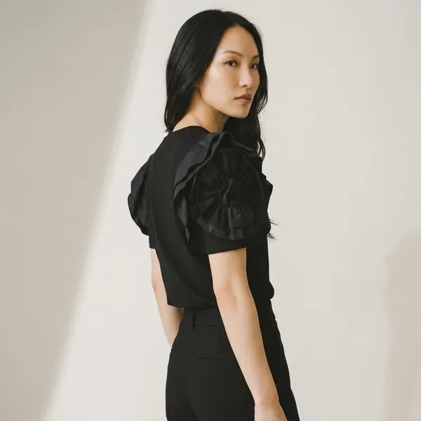 Black_Floral_Sleeves_Top