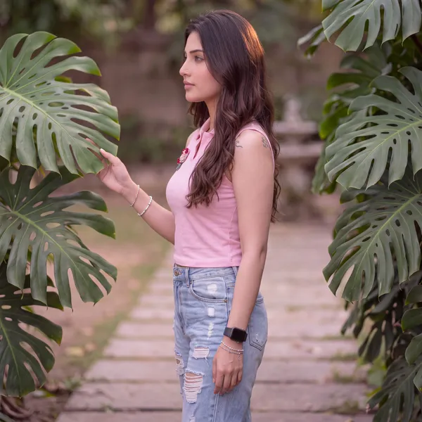 Pink_Crop_Top_with_Hand_Embroidery