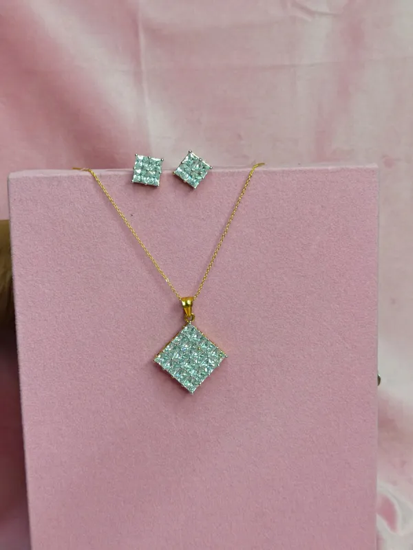 Light_Green_Alloy_Gemstone_Cluster_Pendant_Necklace_Set_For_Women