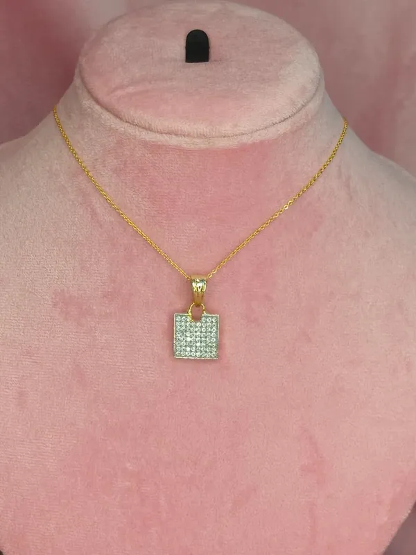 Gold_Crystal_Studded_Square_Pendant_Necklace_For_Women