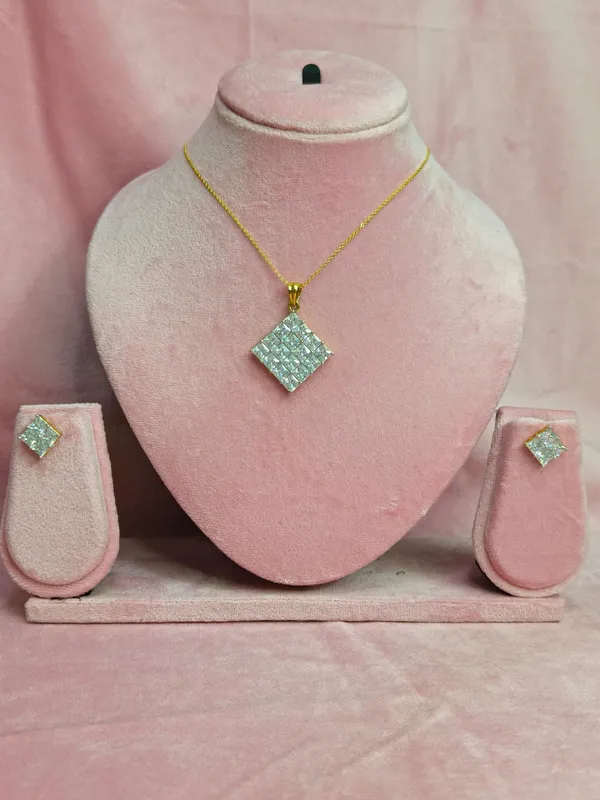 Light_Green_Alloy_Gemstone_Cluster_Pendant_Necklace_Set_For_Women