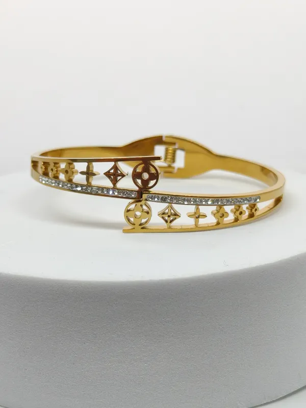 Gold_Plated_Crystal_Studded_Designer_Bracelet_for_Women