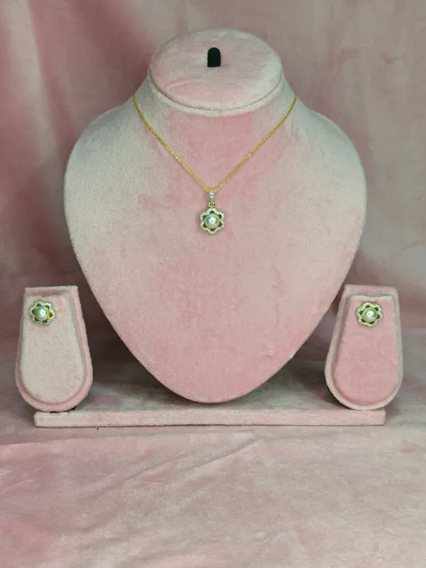Green_&_Gold_Stone_Floral_Pendant_Set_With_Earrings_For_Women