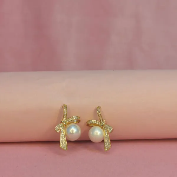 White_Pearl_Alloy_Crystal_Bow_Stud_Earrings_For_Women