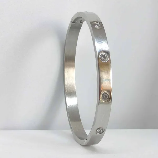 Silver_Alloy_Stone_Bracelet_For_Women